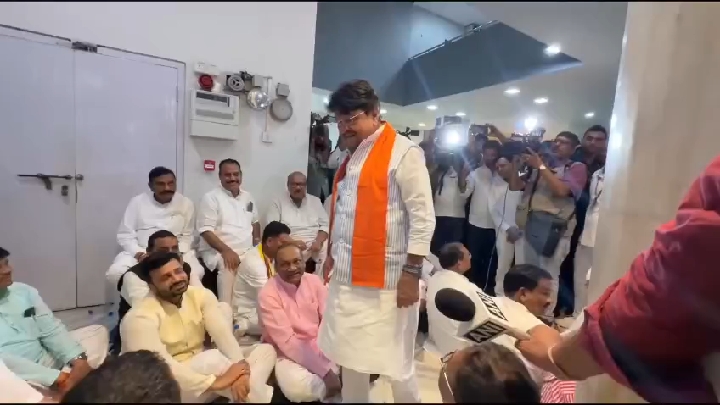 कैलाश विजयवर्गीय के कथित 'कीड़ा' बयान पर बवाल, कांग्रेस ने मांगी माफी