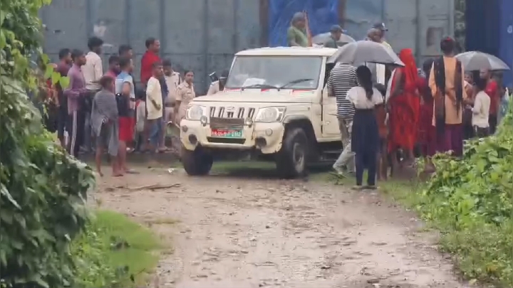 ट्रेन से कटकर भालू की मौत, दो घंटे तक थमा रेल परिचालन