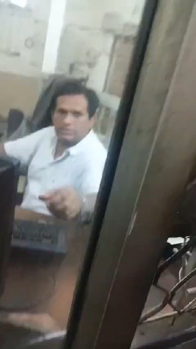 छुट्टे पैसे न होने पर यात्रियों से अभद्रता, वीडियो वायरल