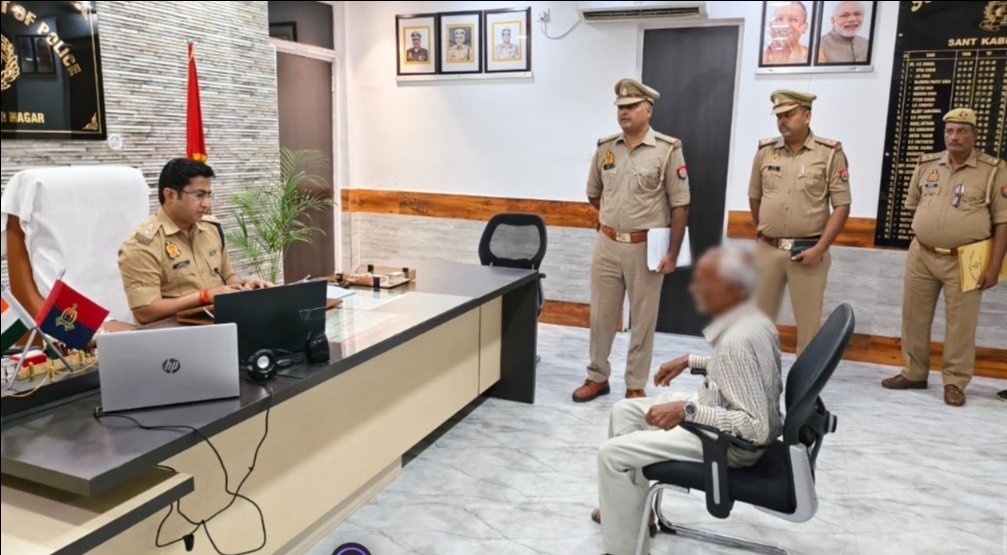 एसपी संदीप कुमार मीना ने जनसुनवाई में सुनीं फरियादियों की समस्याएं