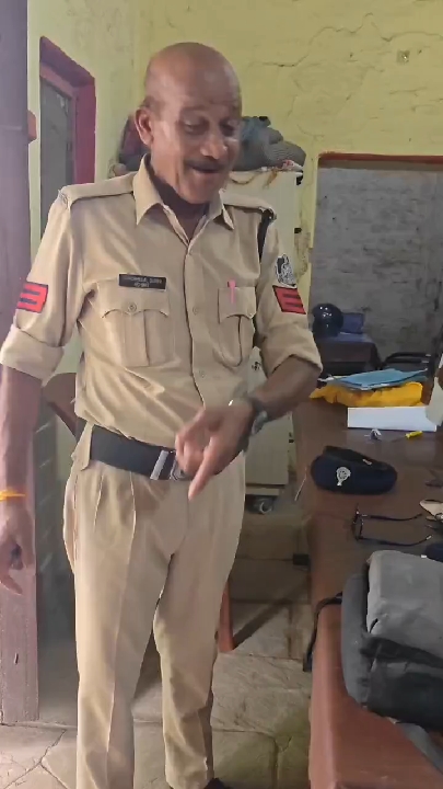 'मैं रीवा का गुंडा हूं', नशे में धुत मुंशी का वीडियो वायरल