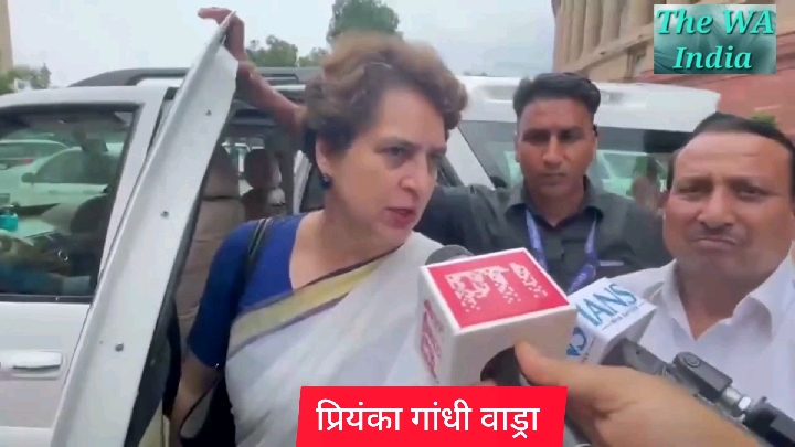 पेपर लीक और लाठीचार्ज पर प्रियंका गांधी ने केंद्र सरकार से मांगी जवाबदेही