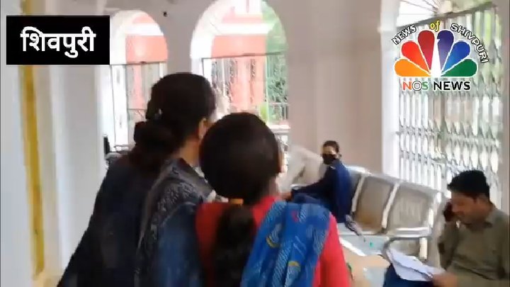 पट्टा होने के बावजूद फसल और मढ़ैयां बर्बाद, फफक पड़ीं आदिवासी महिलाएं