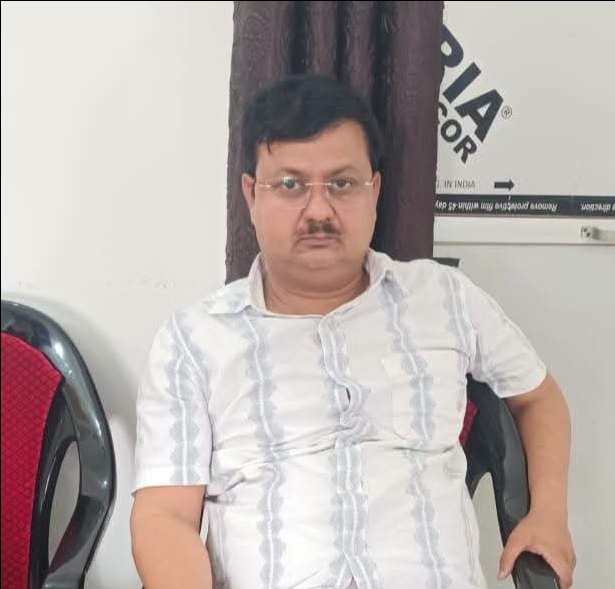 रिश्वतखोर लेखपाल अभय सिंह की गिरफ्तारी के बाद धनघटा तहसील में मचा हड़कंप