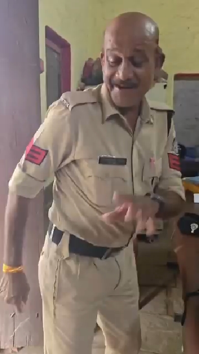 थाने में पुलिस अधिकारी की सोच पर उठा सवाल, सख्त कार्यवाही की माँग