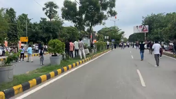 छात्रों ने किया बीजेपी कार्यालय का घेराव, बिहार पुलिस के साथ तीखी भिड़ंत