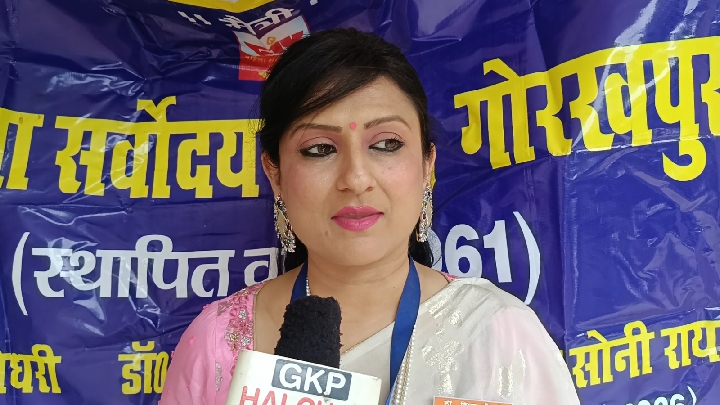 गोरखपुर के सर्वोदय हॉल में भव्य साड़ी कैटवॉक शो का हुआ सफल आयोजन
