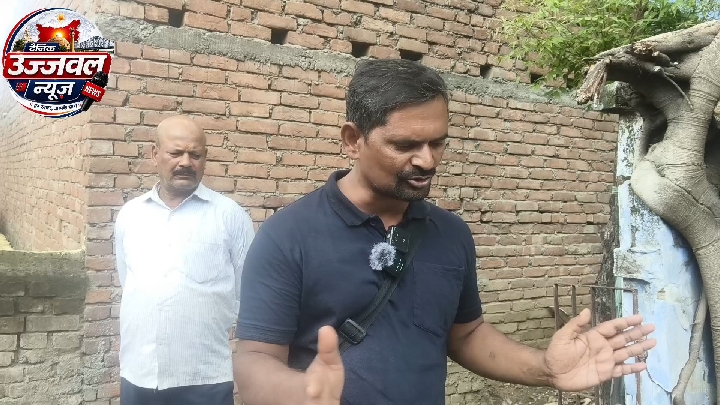भू-माफिया की नजर में मंदिर की जमीन, प्रशासन से नहीं मिल रही मदद