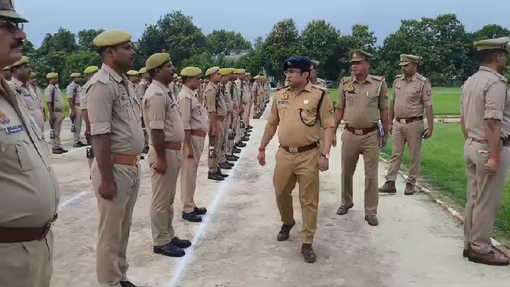 एसपी संदीप कुमार मीना ने परेड निरीक्षण कर जवानों संग लगाई दौड़