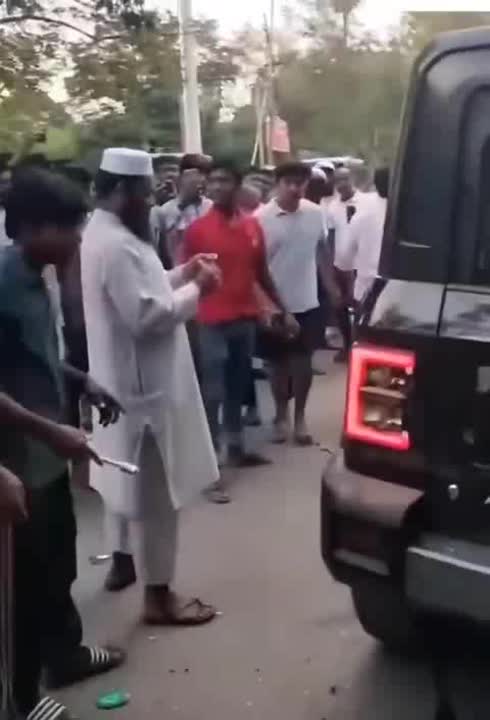 पुलिस को रोकने वाले आंदोलनजीवियों के लाइसेंस और पासपोर्ट जब्ती की मांग