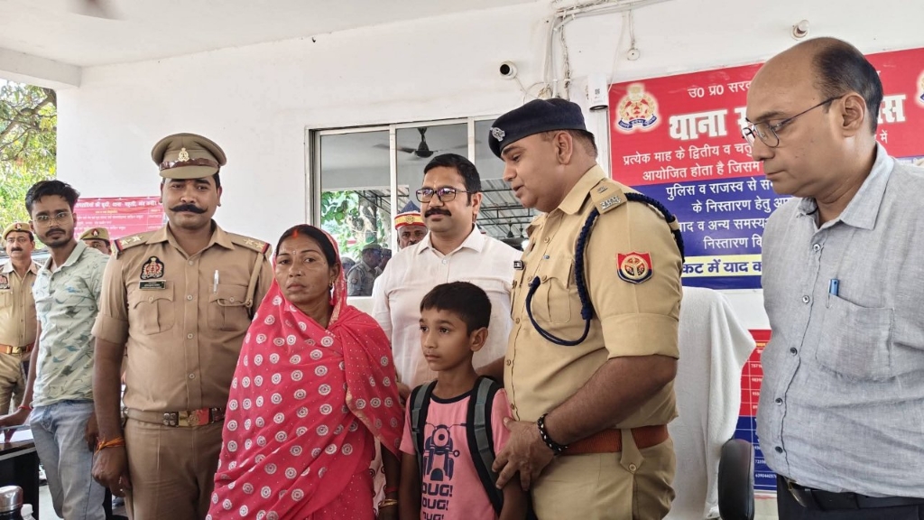 महुली पुलिस की तत्परता से परिजनों को मिला खोया हुआ मासूम
