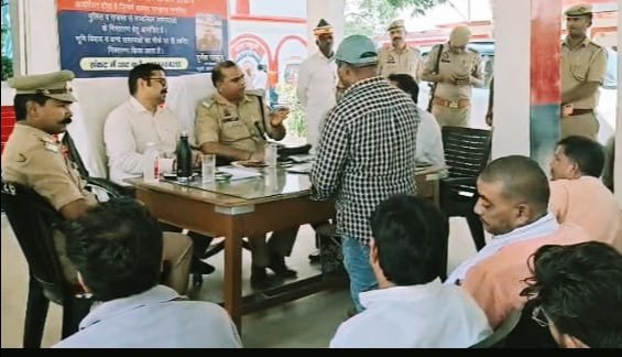 थाना महुली में अपर पुलिस अधीक्षक ने सुनीं फरियादियों की समस्याएं, दिए निर्देश