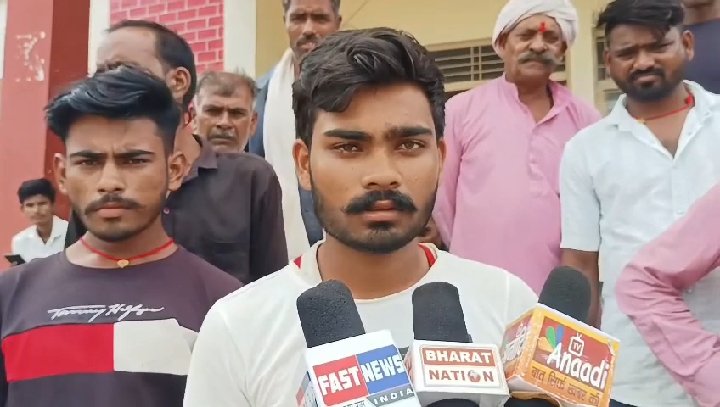 दो महीने से नहीं मिला राशन, ग्रामीणों ने एसडीएम से की शिकायत
