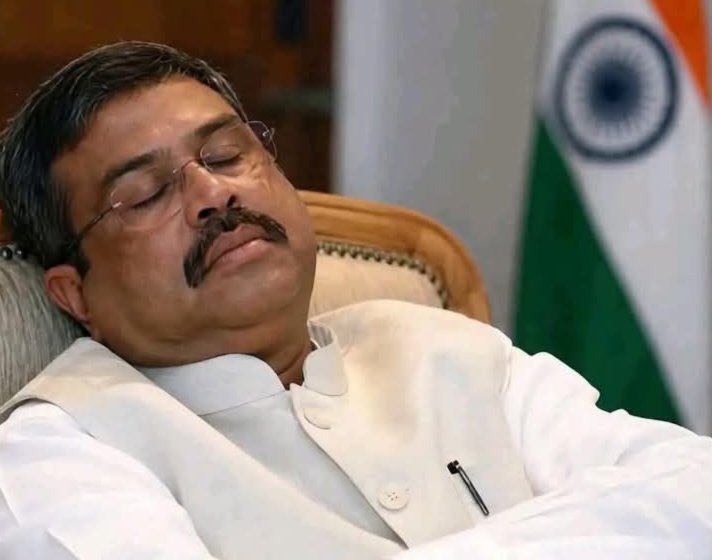 धर्मेंद्र प्रधान के इस्तीफे पर समाज सेवी अनिल प्रजापति ने उठाए तीखे सवाल