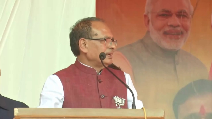 केंद्रीय मंत्री शिवराज सिंह चौहान मंच से दहाड़े, भाजपा ने झोंकी पूरी ताकत