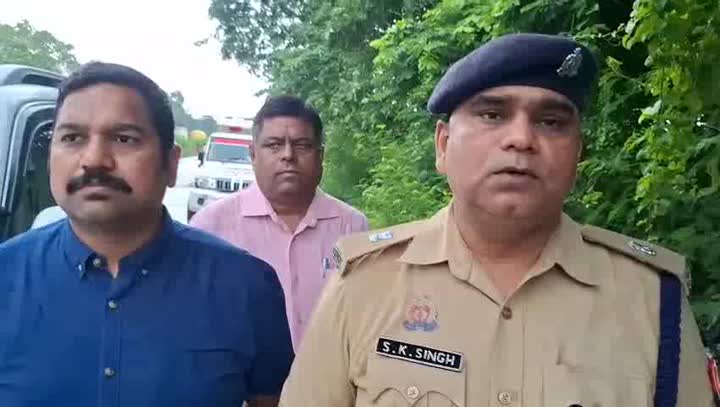 उत्तर प्रदेश: ट्रक ने बुजुर्ग दम्पति और नाती-पोते को रौंदा, चार की मौ/त