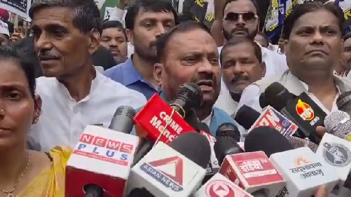 जौहर यूनिवर्सिटी बचाने की मांग को लेकर लखनऊ में जोरदार प्रदर्शन