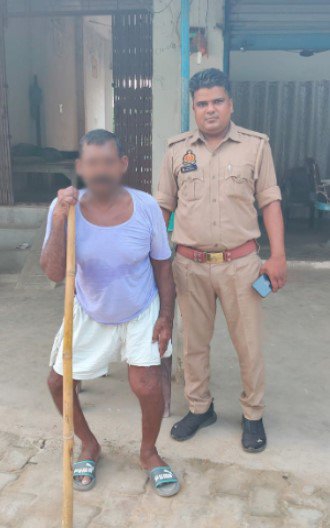उत्तर प्रदेश: संतकबीरनगर पुलिस की मानवीय पहल, वृद्धजनों और महिलाओं से की आत्मीय मुलाकात