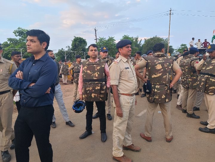 मूंग खरीदी और ई-टोकन की मांग को लेकर किसानों का भोपाल कूच जारी