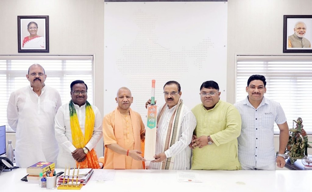 लखनऊ में भाजपा पिछड़ा वर्ग मोर्चा ने मुख्यमंत्री योगी से की शिष्टाचार भेंट