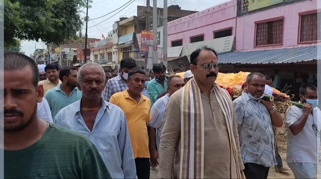 10 साल के वैभव की निर्मम हत्या, खजनी में हर आंख हुई नम