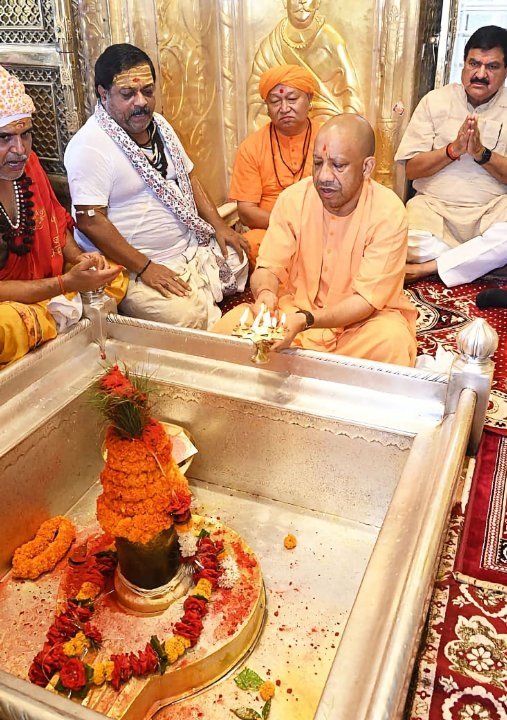 काशी में श्री काशी विश्वनाथ के दर्शन का सौभाग्य