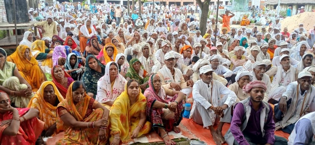 गुरु पूर्णिमा पर नगवां में हुआ विशाल सत्संग, हजारों श्रद्धालु हुए शामिल