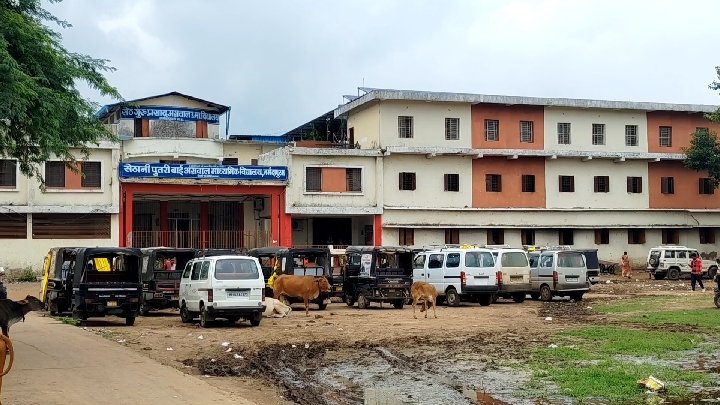 नर्मदापुरम में स्कूल के पास कथित शराब बिक्री का मामला, वायरल वीडियो ने मचाई सनसनी