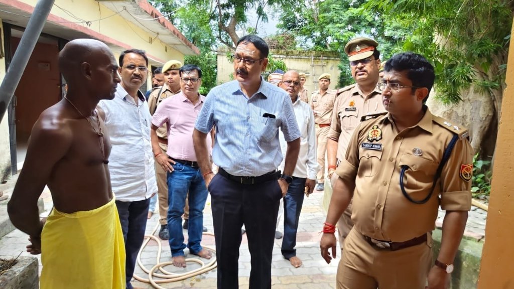 श्रावण मास में कांवड़ यात्रा की तैयारी, डीएम-एसपी ने किया निरीक्षण