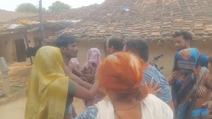 काushambi में महिलाओं से मारपीट और जातिसूचक टिप्पणी, पुलिस ने शुरू की जांच