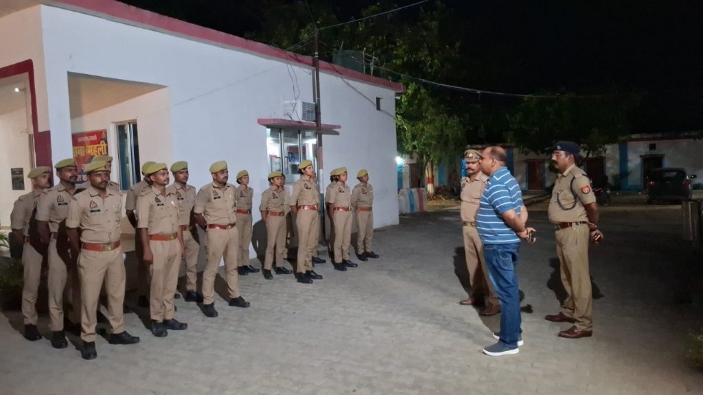 संत कबीर नगर में अपर पुलिस अधीक्षक ने महुली थाने का किया औचक निरीक्षण