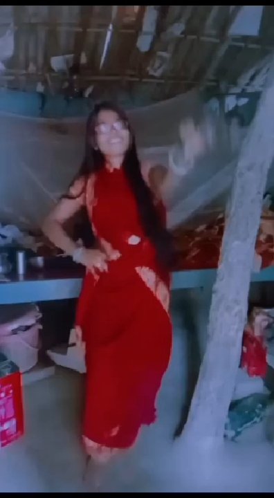 बिहार में पिस्टल के साथ डांस करती महिला गिरफ्तार