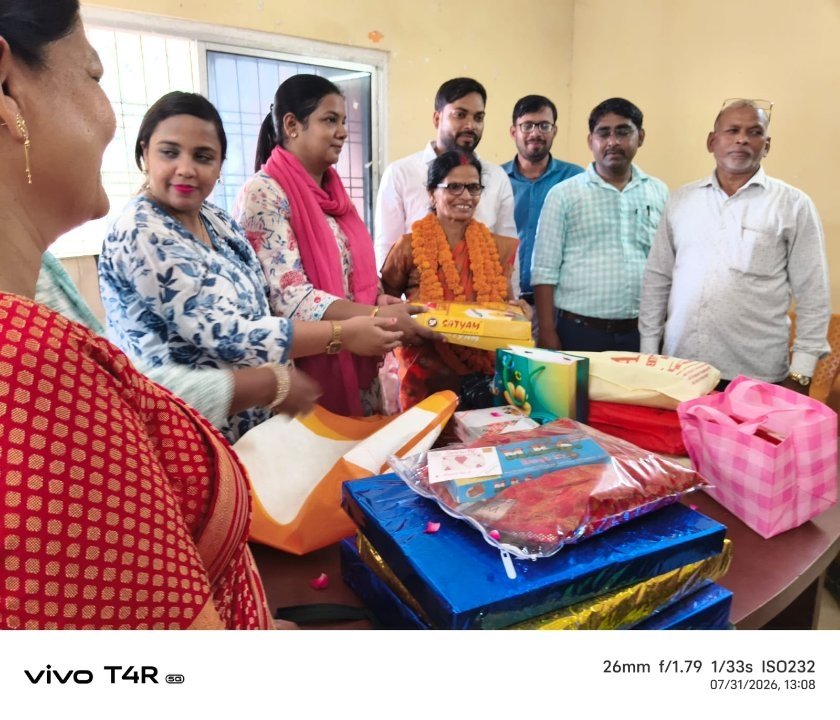 सहजनवा में मुख्य सेविका यशवंता देवी को भावभीनी विदाई, शुभकामनाओं से भरे आंसू