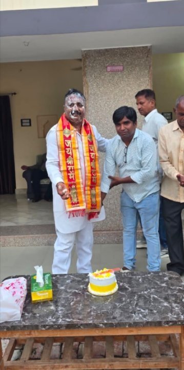 धूमधाम से मनाया गया चेयरमैन प्रत्याशी दिलीप कुमार सैनी का जन्मदिन