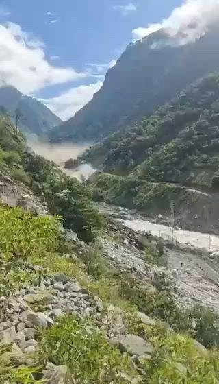 नेपाल में बाढ़ ने मचाई तबाही, तस्वीरें देख दहल उठेंगे आप