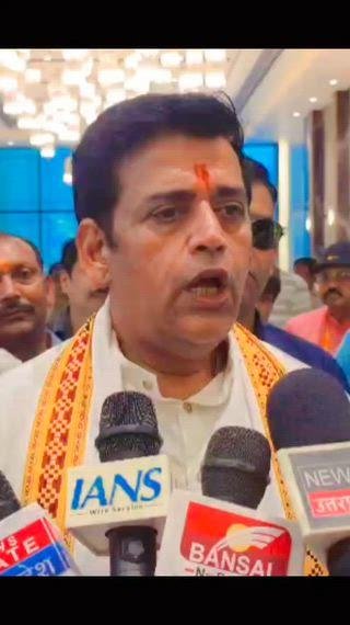 गोरखपुर स्पेन जैसा लगता है, बोले सांसद रवि किशन