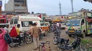 नाथनगर में भयंकर जाम, एंबुलेंस फंसी