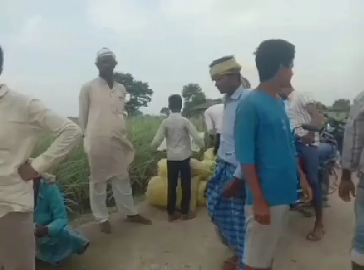 योगापट्टी में बाढ़ का कहर, कई पंचायत जलमग्न, आवागमन बाधित