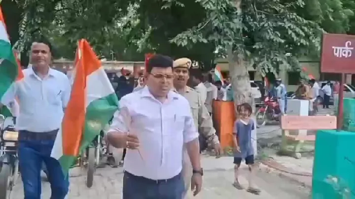 फरह ब्लॉक से निकाली गई भव्य बाइक तिरंगा रैली