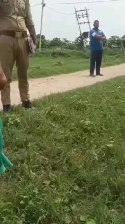 आगरा पुलिस दरोगा का वीडियो वायरल, महिलाओं से गाली-गलौच