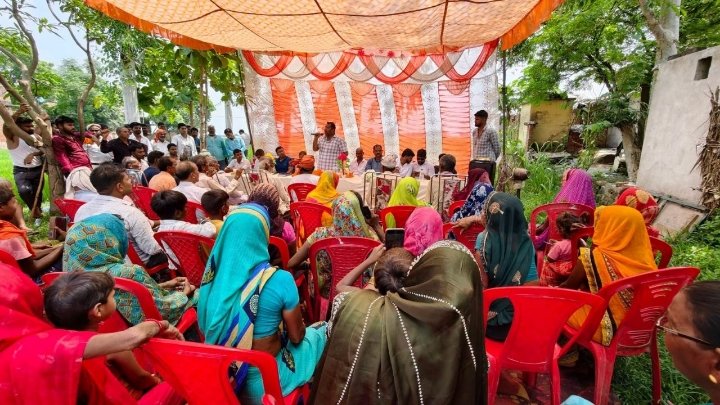 विधायक ने सुनीं ग्रामीणों की समस्याएं, दिए समाधान के निर्देश