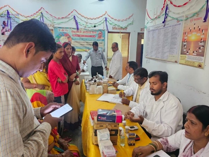 एसआरएम लखनऊ टीम ने किया मुख्यमंत्री आरोग्य मेले का निरीक्षण, 99 मरीजों की जांच