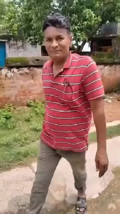 शराब के नशे में पहुंचा शिक्षक, अभिभावकों ने बनाया वीडियो वायरल