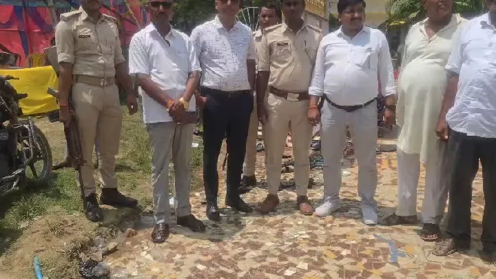 सावन के अंतिम सोमवारी पर बाबा वरनेश्वर मंदिर में उमड़ी श्रद्धालुओं की भीड़