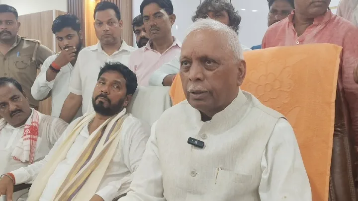 नील मणि ने रचा नया इतिहास, अधिवक्ताओं के लिए बनाए टीन शेड चैंबर