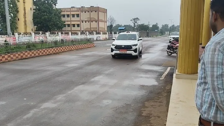 कलेक्टर ने किया भानुप्रतापपुर रेलवे स्टेशन का औचक निरीक्षण
