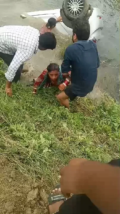 खतरे में जान, पांच दोस्तों ने बचाई पांच लोगों की जान