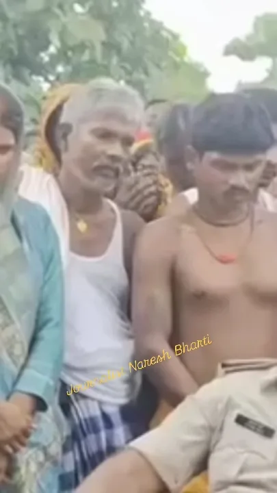 प्रेमी बोला ‘नहीं करूंगा शादी’, प्रेमिका बोली ‘कहां भागोगे?’ दो कुर्सियां लगीं, सड़क पर ही सज गया मंडप!