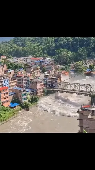 नेपाल में बाढ़ ने मचाई तबाही, बिहार में हाई अलर्ट