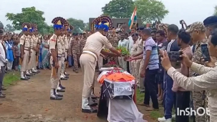शहीद उगेश्वर ठाकुर को सैन्य सम्मान, छेड़िया गांव की पहचान बनेगी